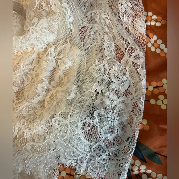 Lace Wedding Dress - Picture 2 of 5